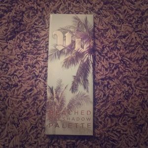 Urban decay beached eyeshadow palette